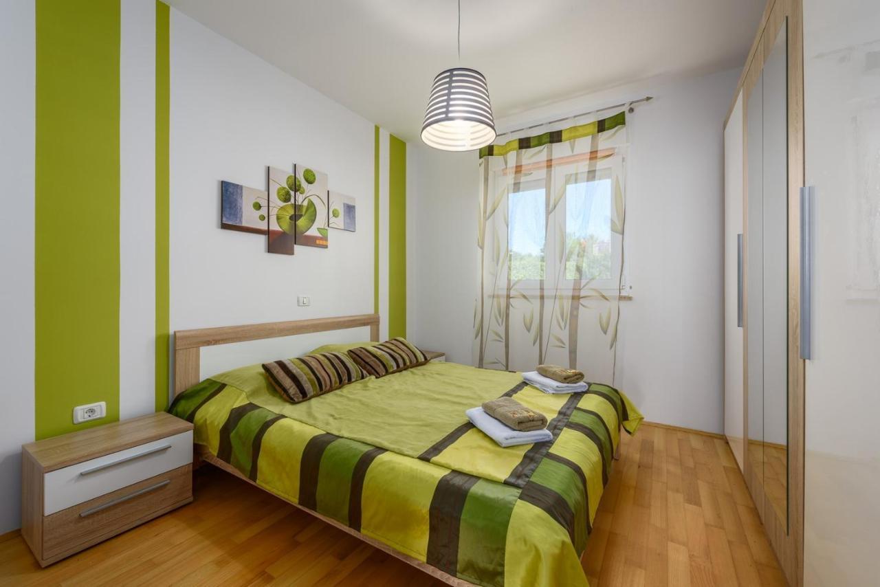 Flora House With Apartment Zambratija  Luaran gambar